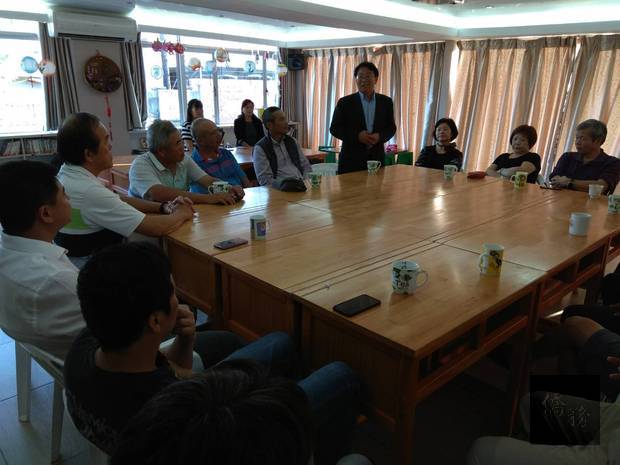 南非代表處訪那他省中文學校 鼓勵善用電子書3