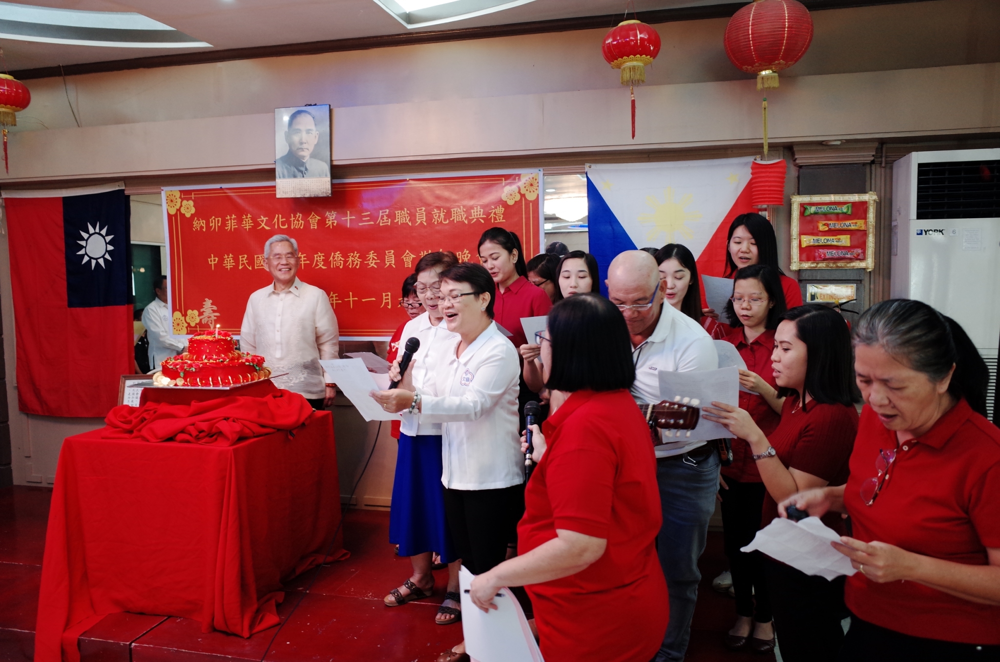 晚會精心安排徐大使慶生活動。