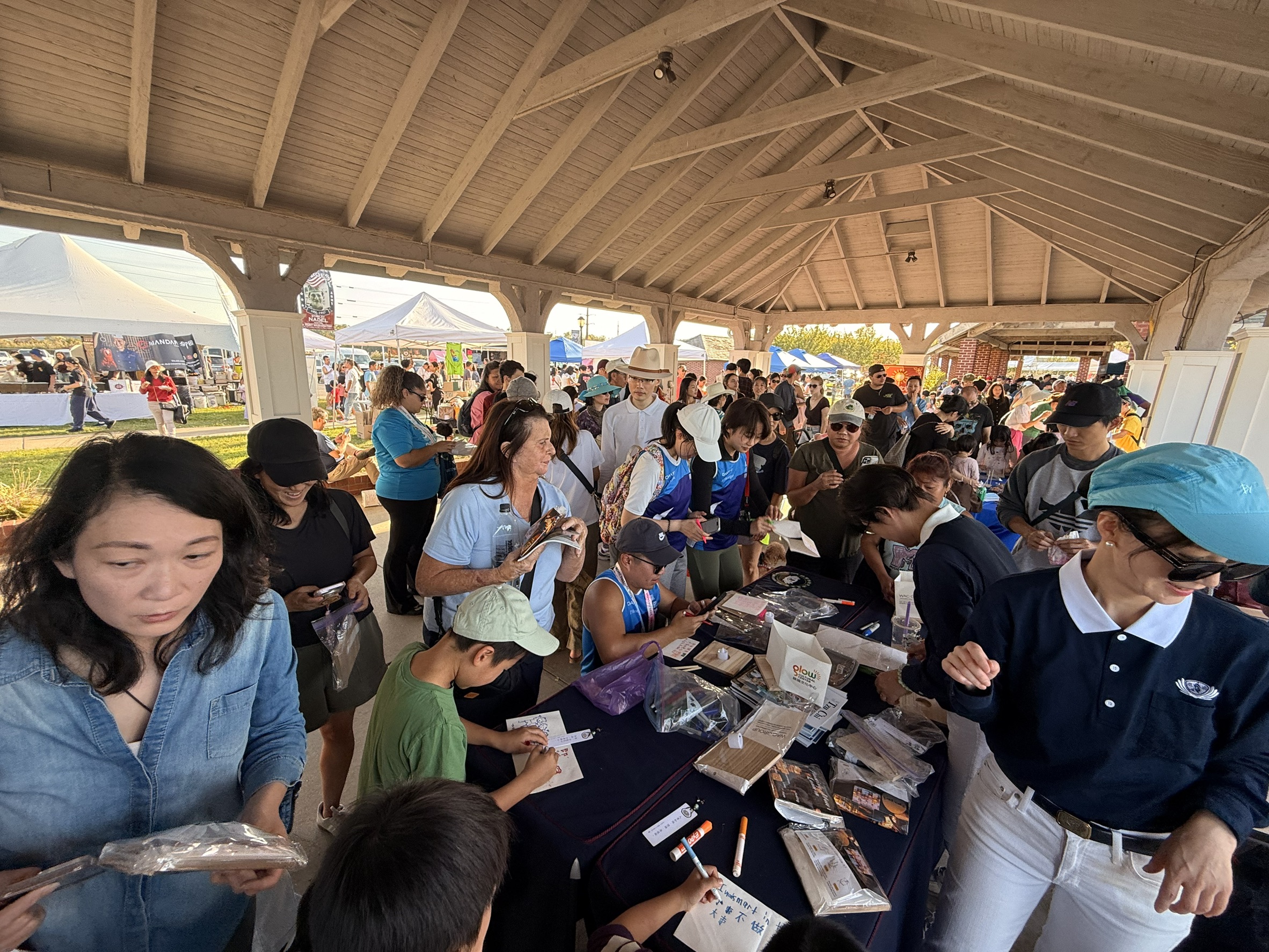 民眾熱烈參與彩繪燈籠