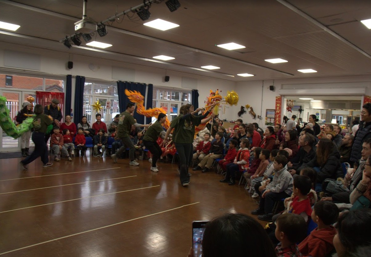 雙龍祥瑞帶來熱鬧的表演