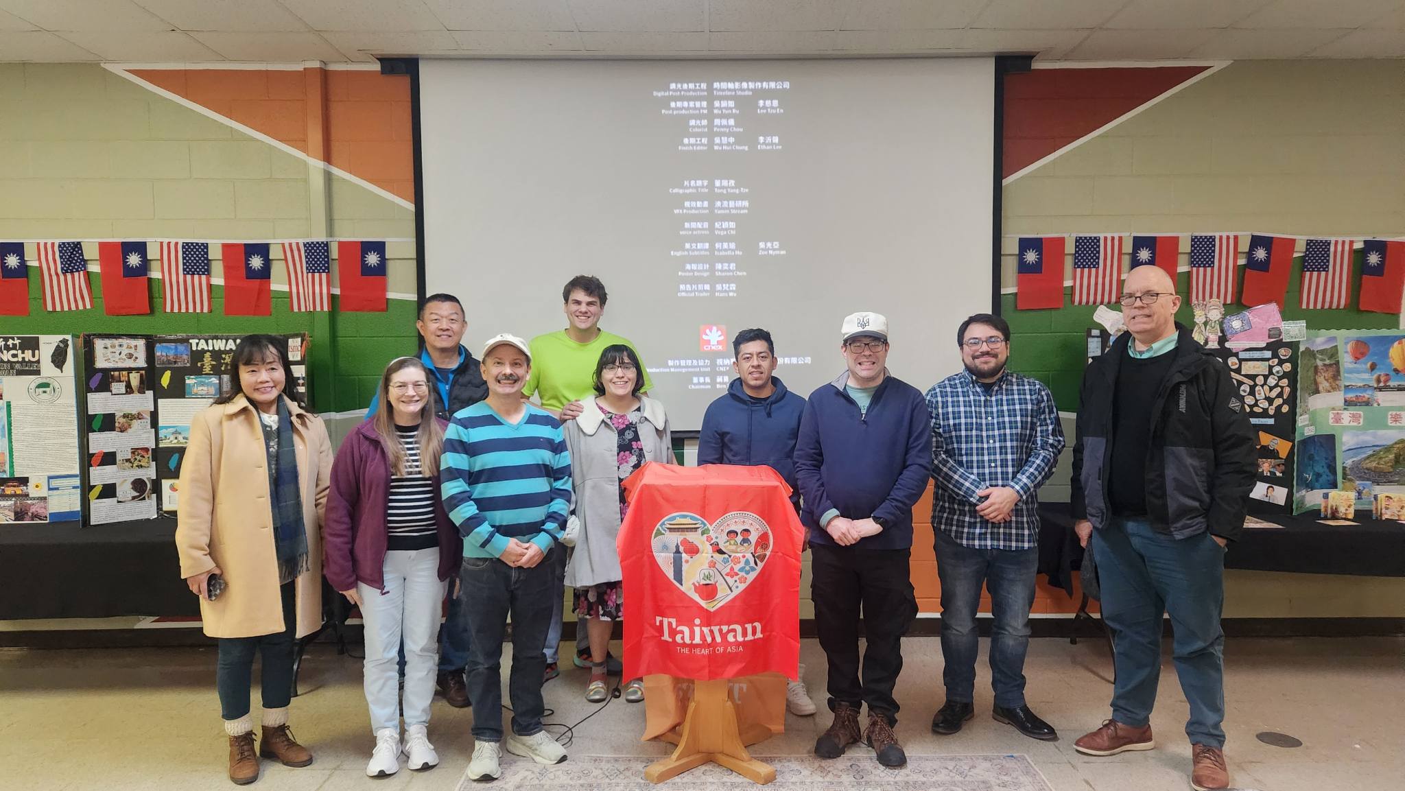 TCML-北卡洛麗中文學校師生於活動現場合影