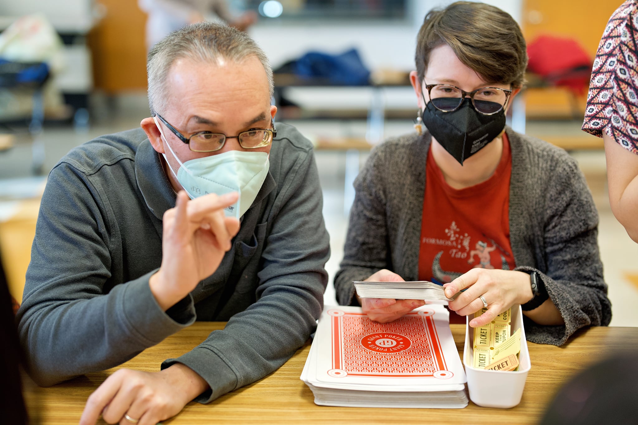 華語文中心美國學員帶領玩「十點半」