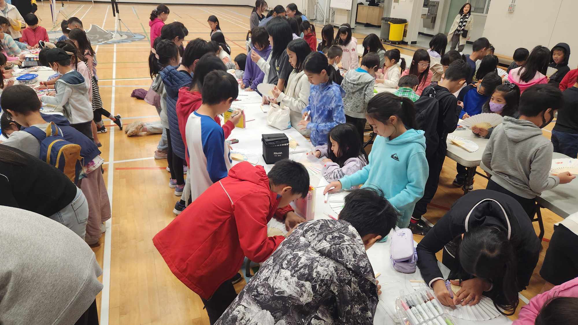 「彩繪絹扇」活動之三