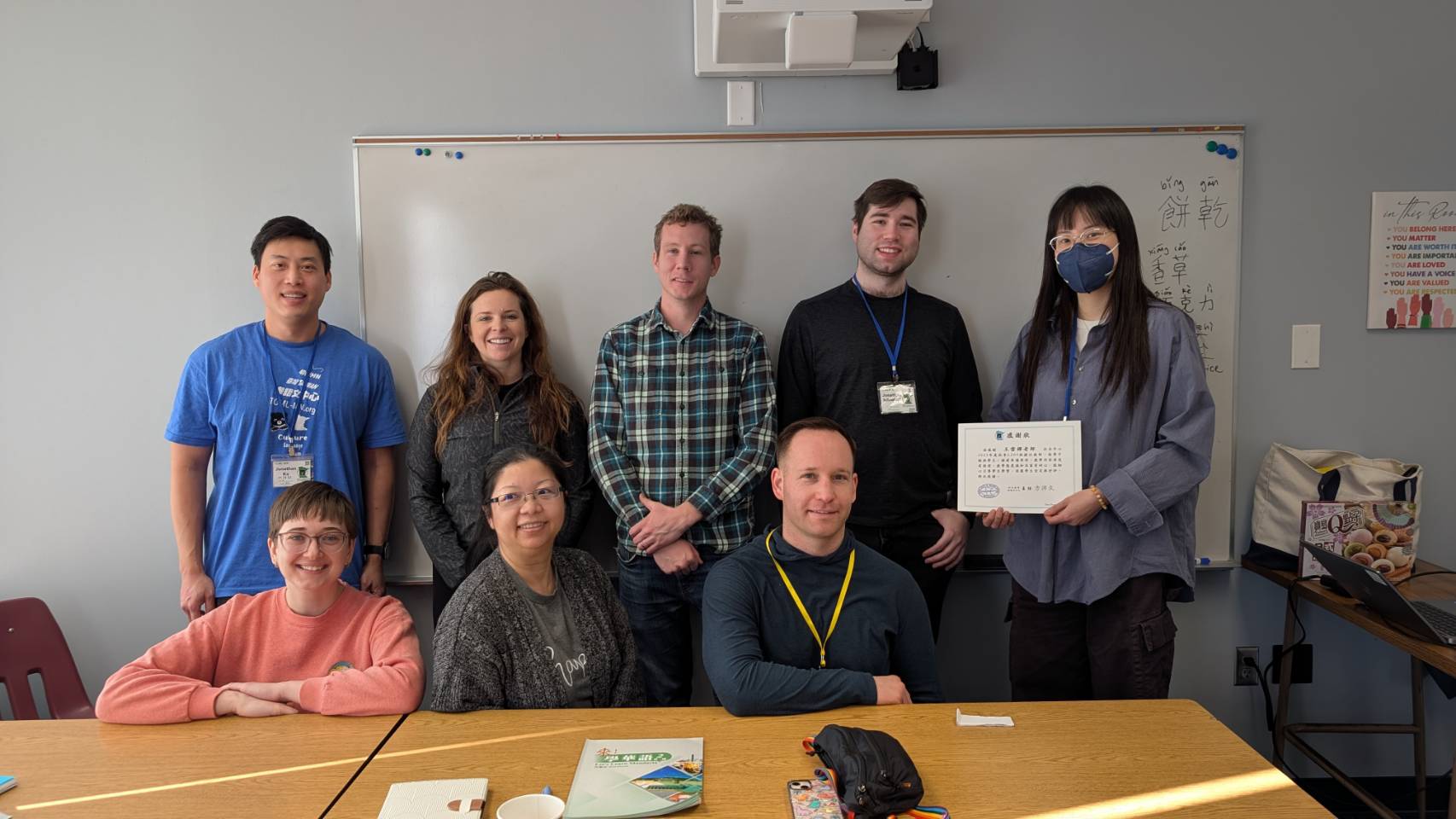 204班學生致贈感謝狀給王雪嬋老師