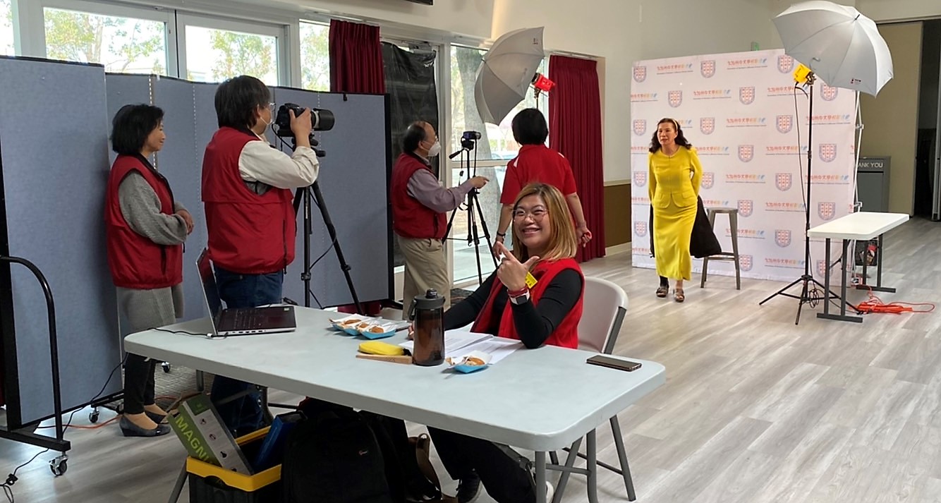 安排各校校長理事與本會同仁們為年刊製作的拍照攝影