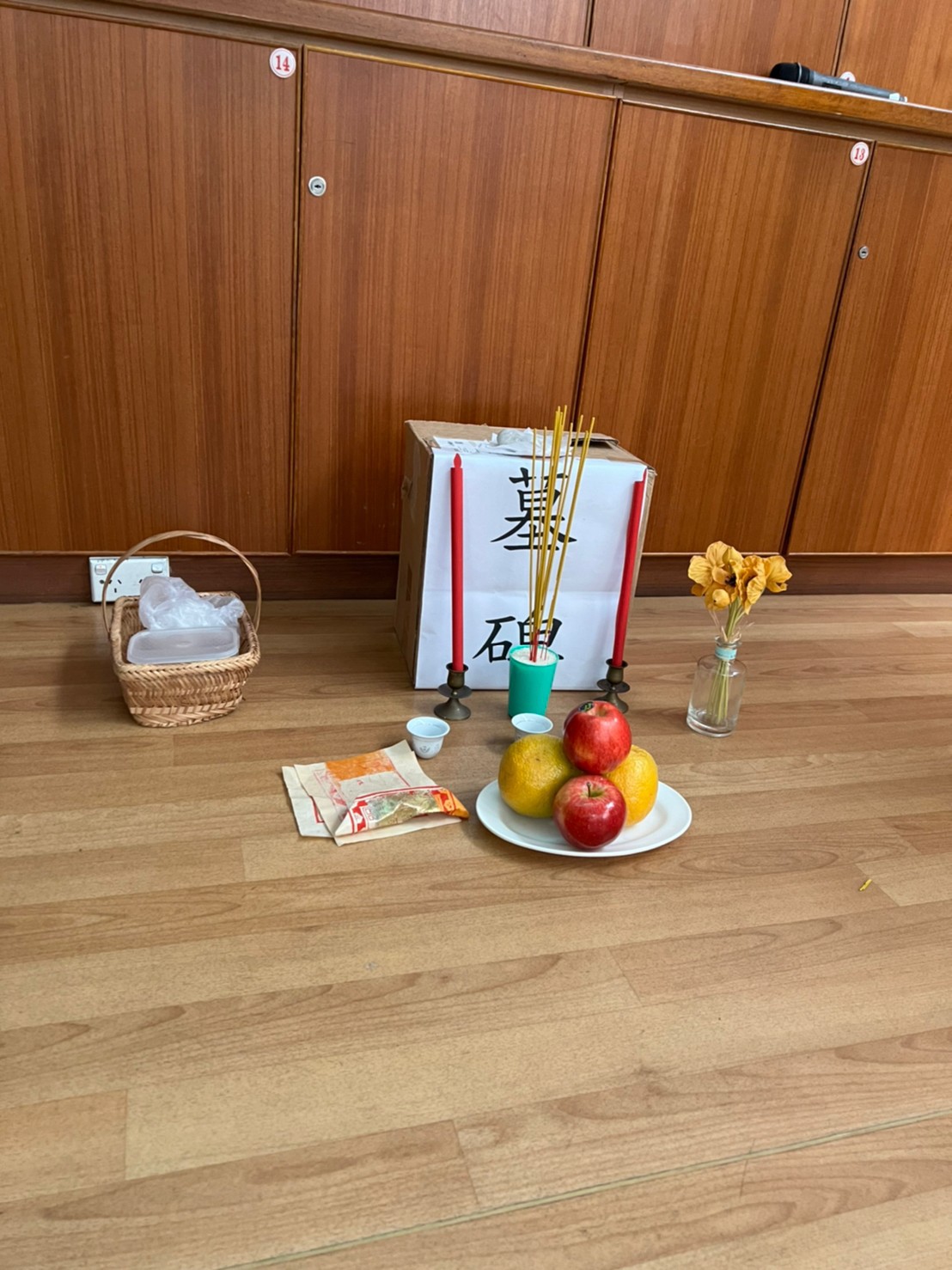 模擬清明節掃墓現場