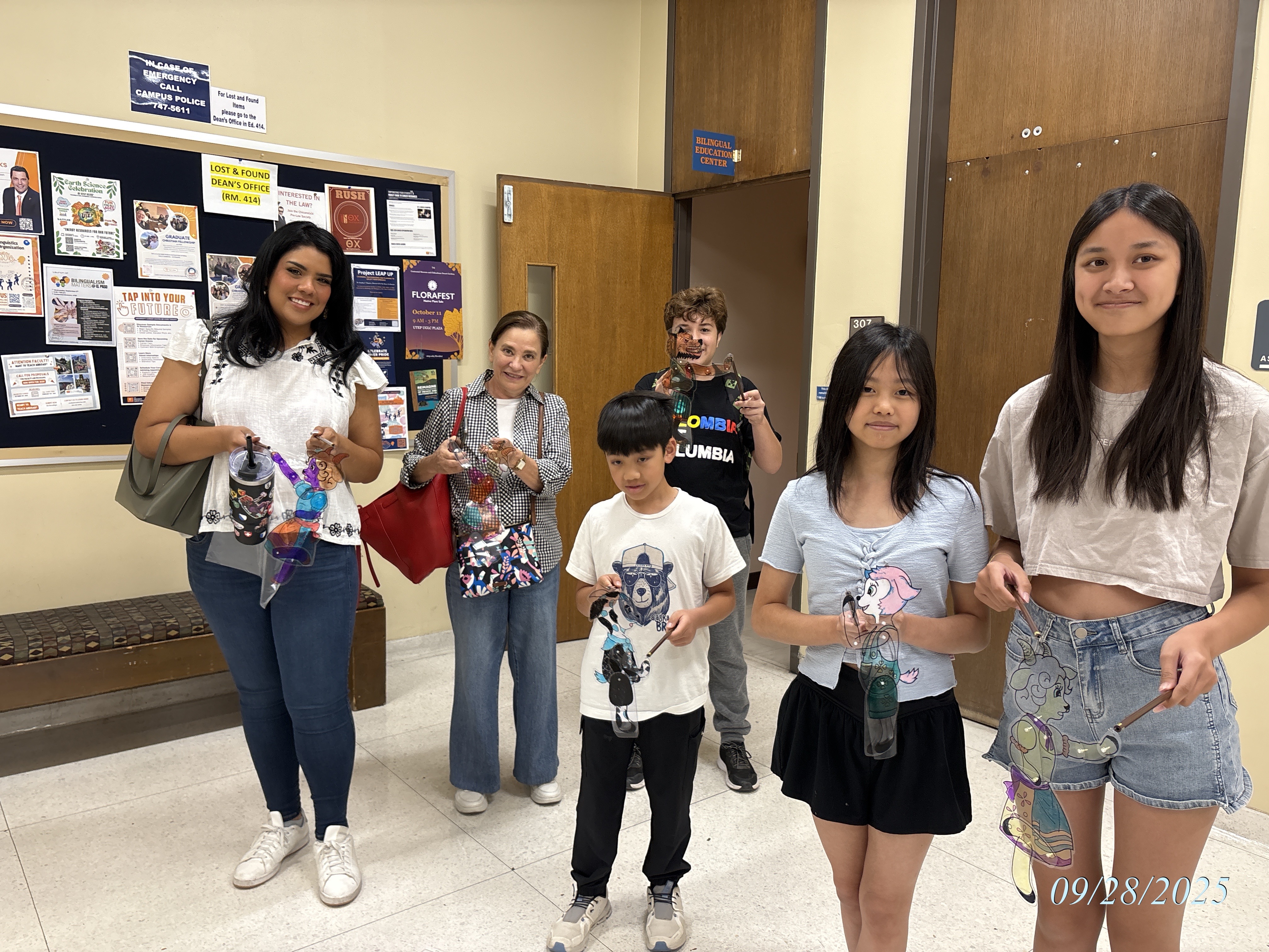 看我做的皮影戲偶-3