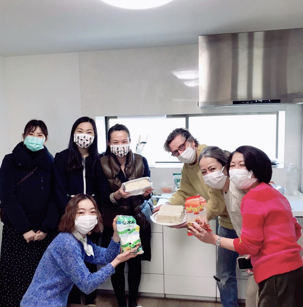 步步「糕」陞—蘿蔔糕製作體驗（左2為僑委會楊慧萍秘書)）