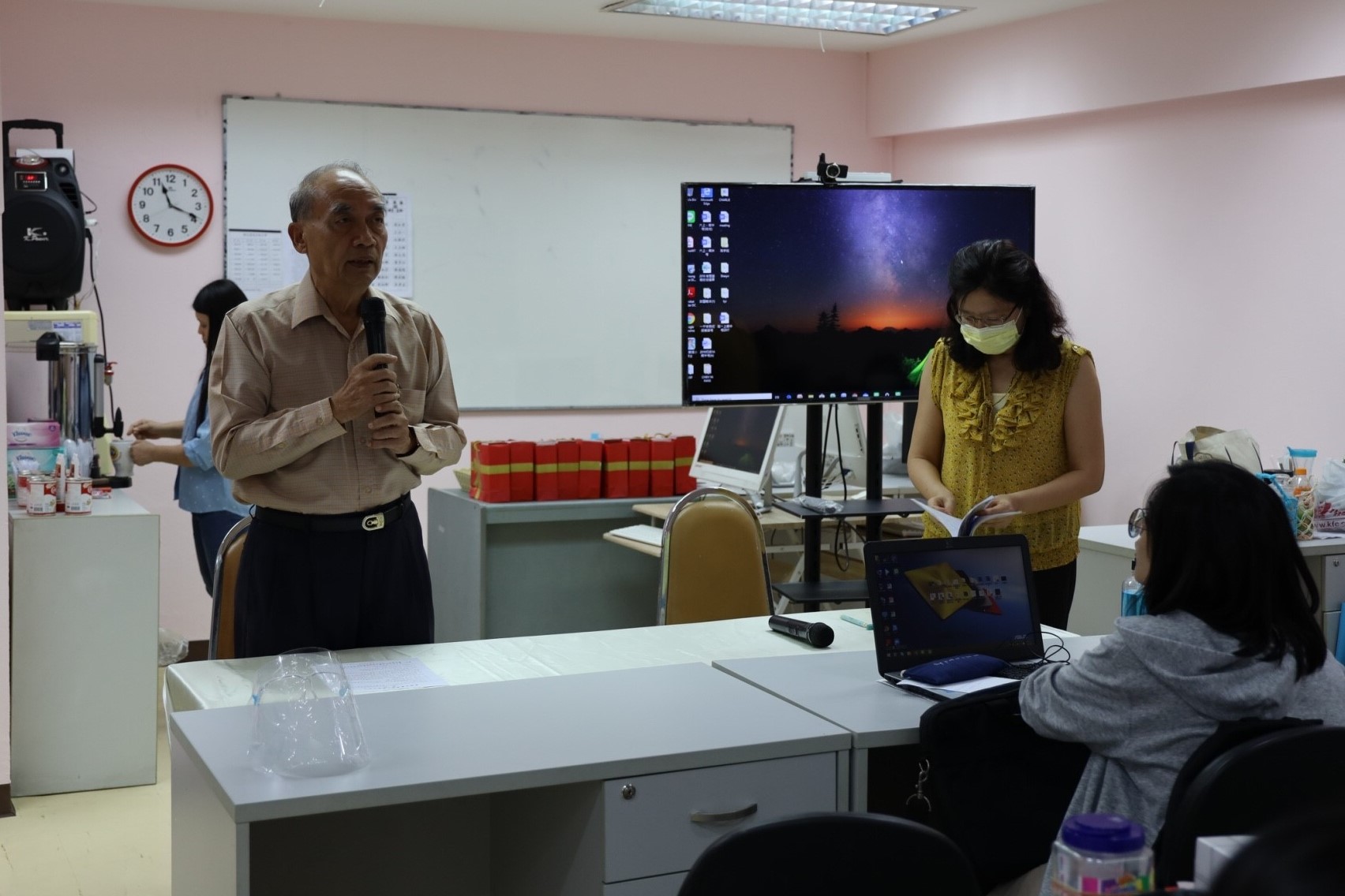 泰國中華會館 中華語文中心 饒培中校長 主持勉勵參訓教師