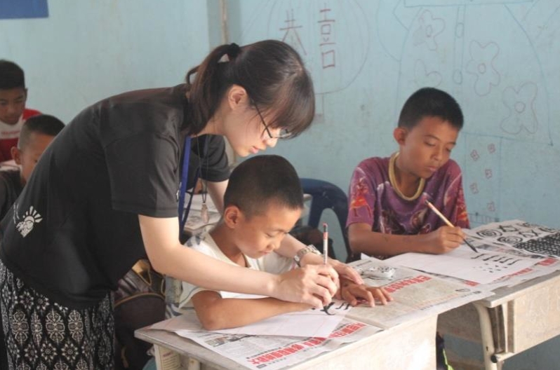 僑校非常重視書法教學