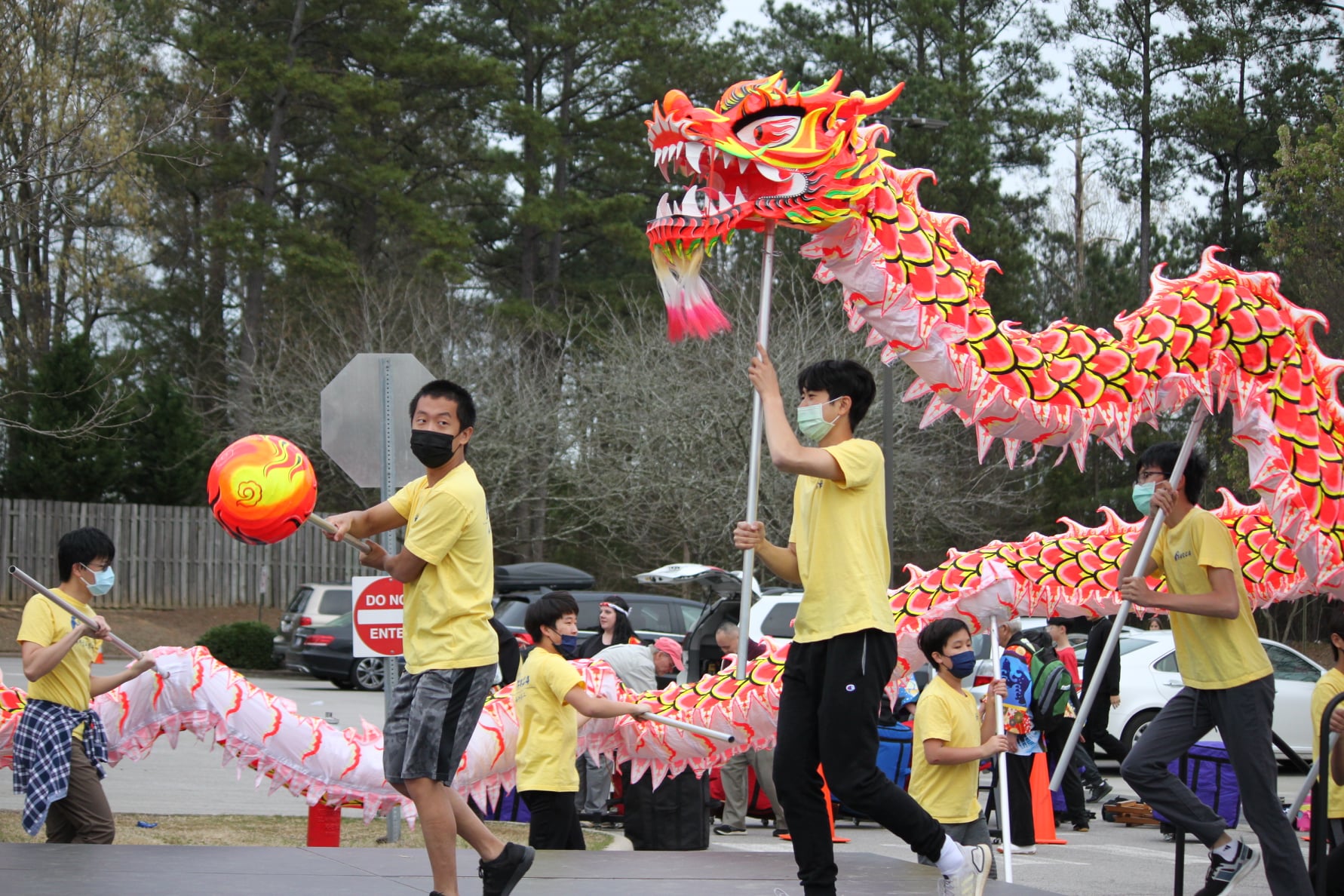 FASCA_Raleigh成員舞龍演出