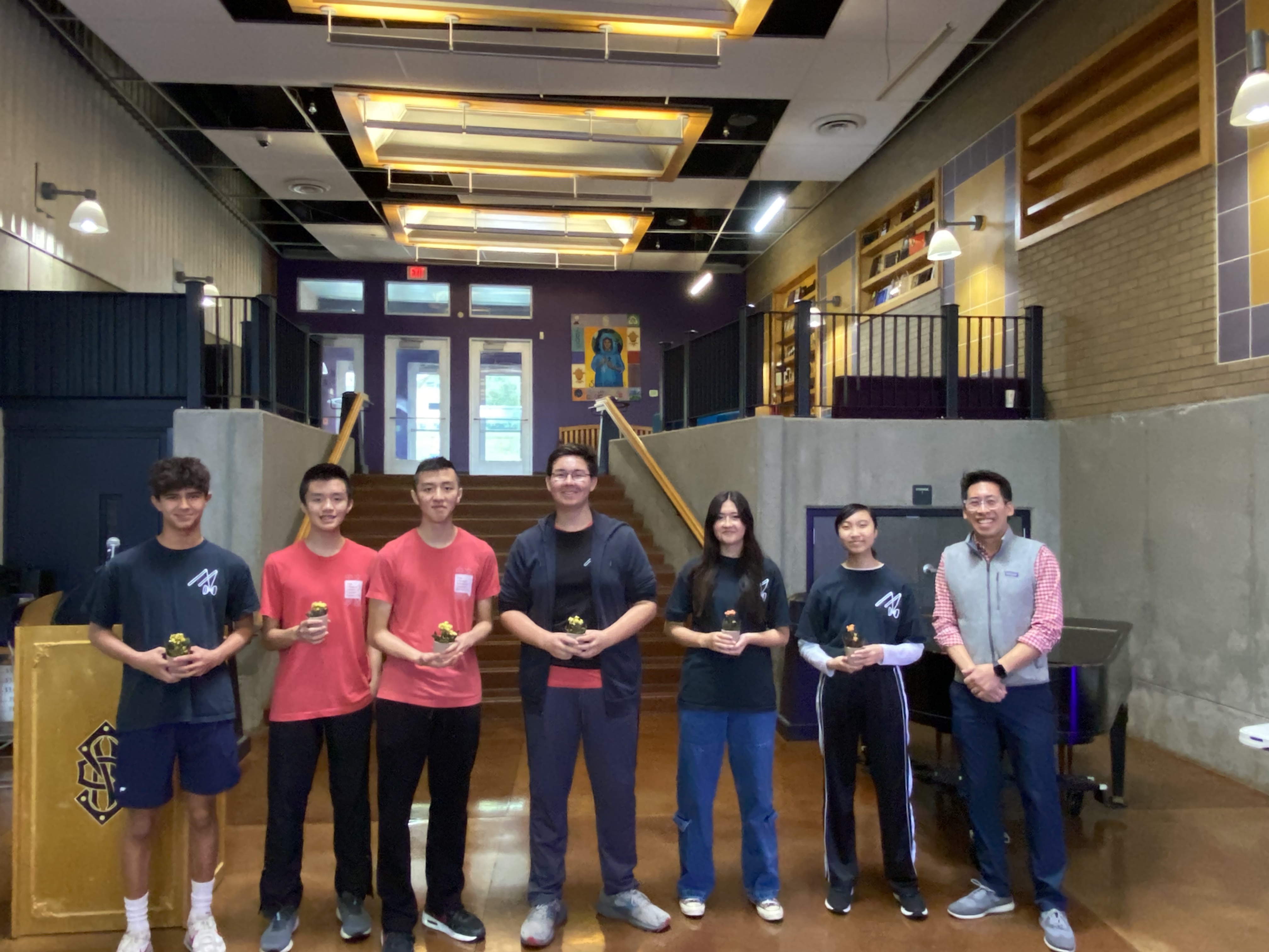 扯鈴課的助教們也感受到學校的愛。