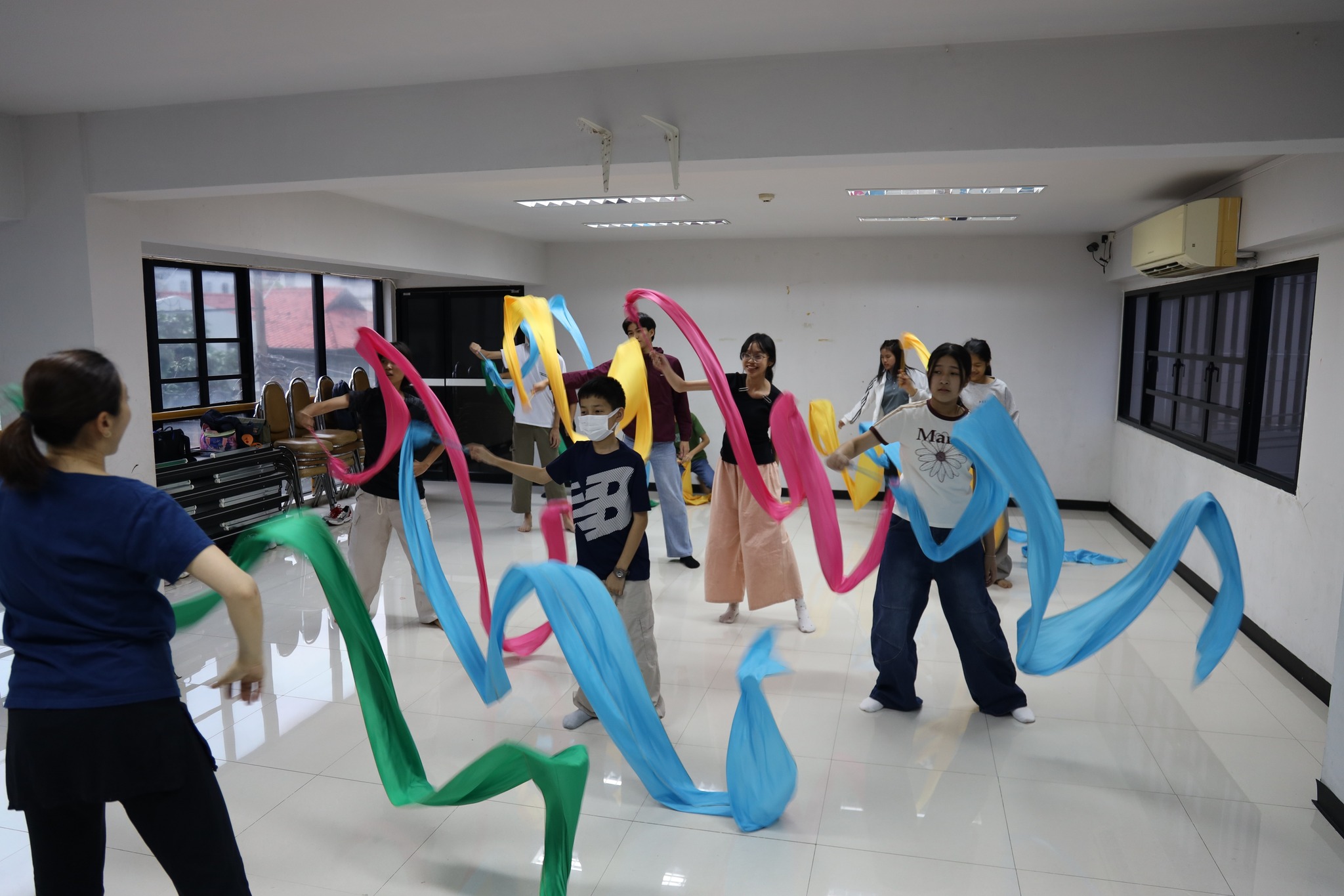 創意肢體律動(彩帶舞)