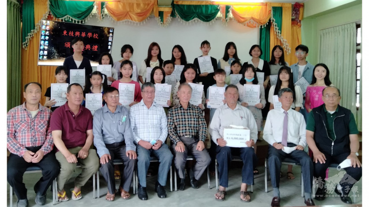 東枝興華學校5月1日舉行2022年度線上華語歌唱比賽頒獎典，20名學生受獎