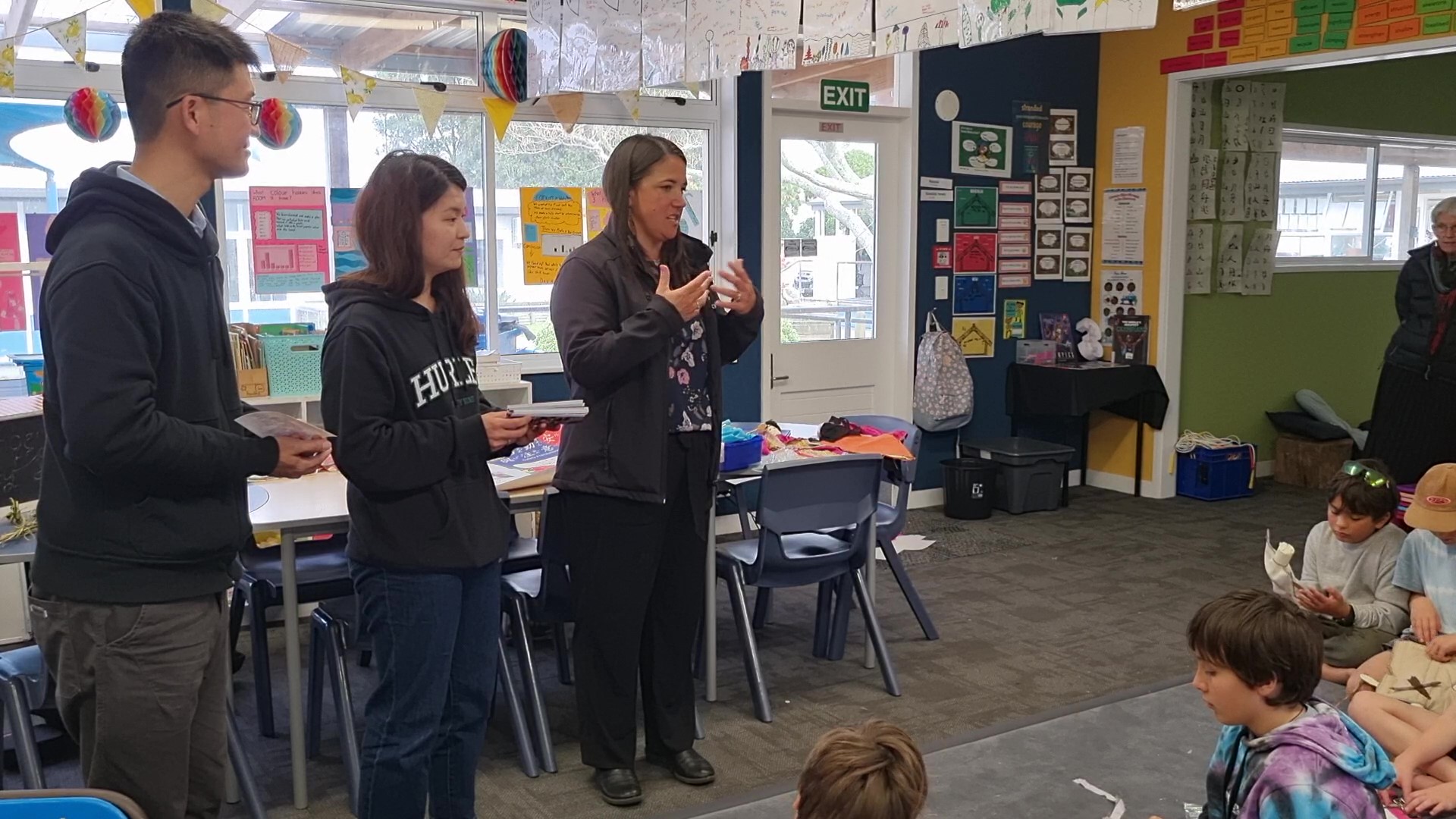 Waihi Beach小學校長Rachael Coll結業式致詞，勉勵學生開啟多元文化意識和世界觀