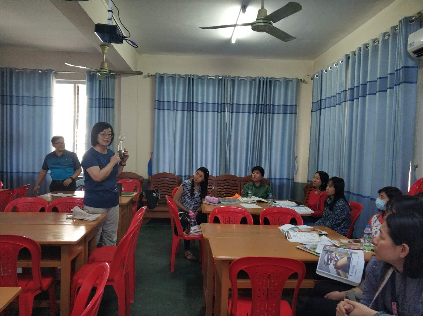 曼德勒孔教學校     四校區初中部自然與科技教學研討會2