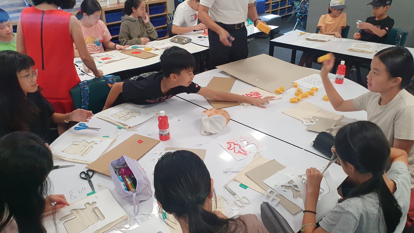 同學們分享著色工具