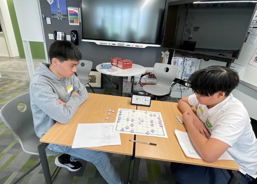 冠軍必須在數小時內考驗體力，心思沈穩、運用策略，才得以勝出。