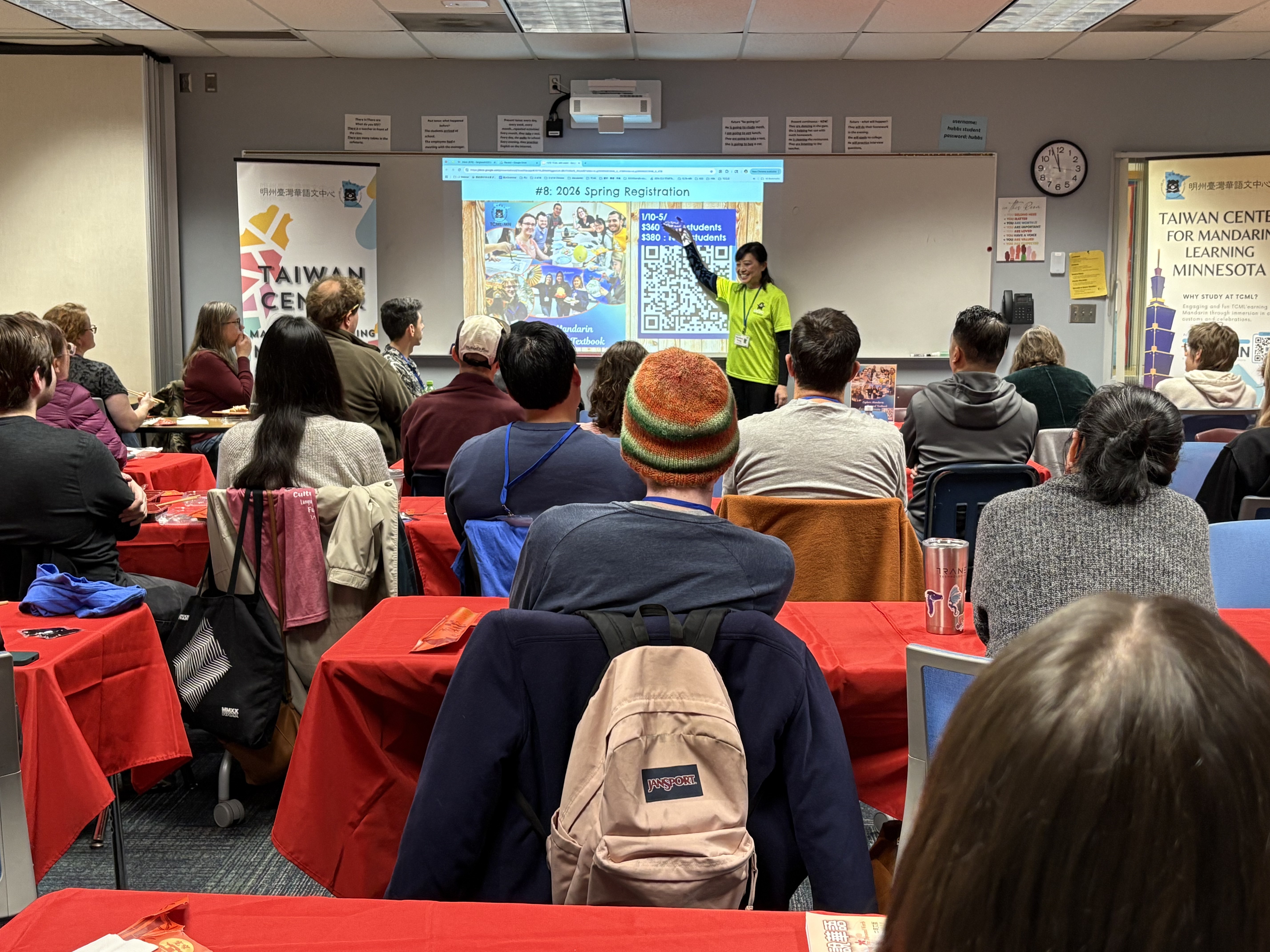 方沛文主任跟80位學員介紹到台灣學習的機會