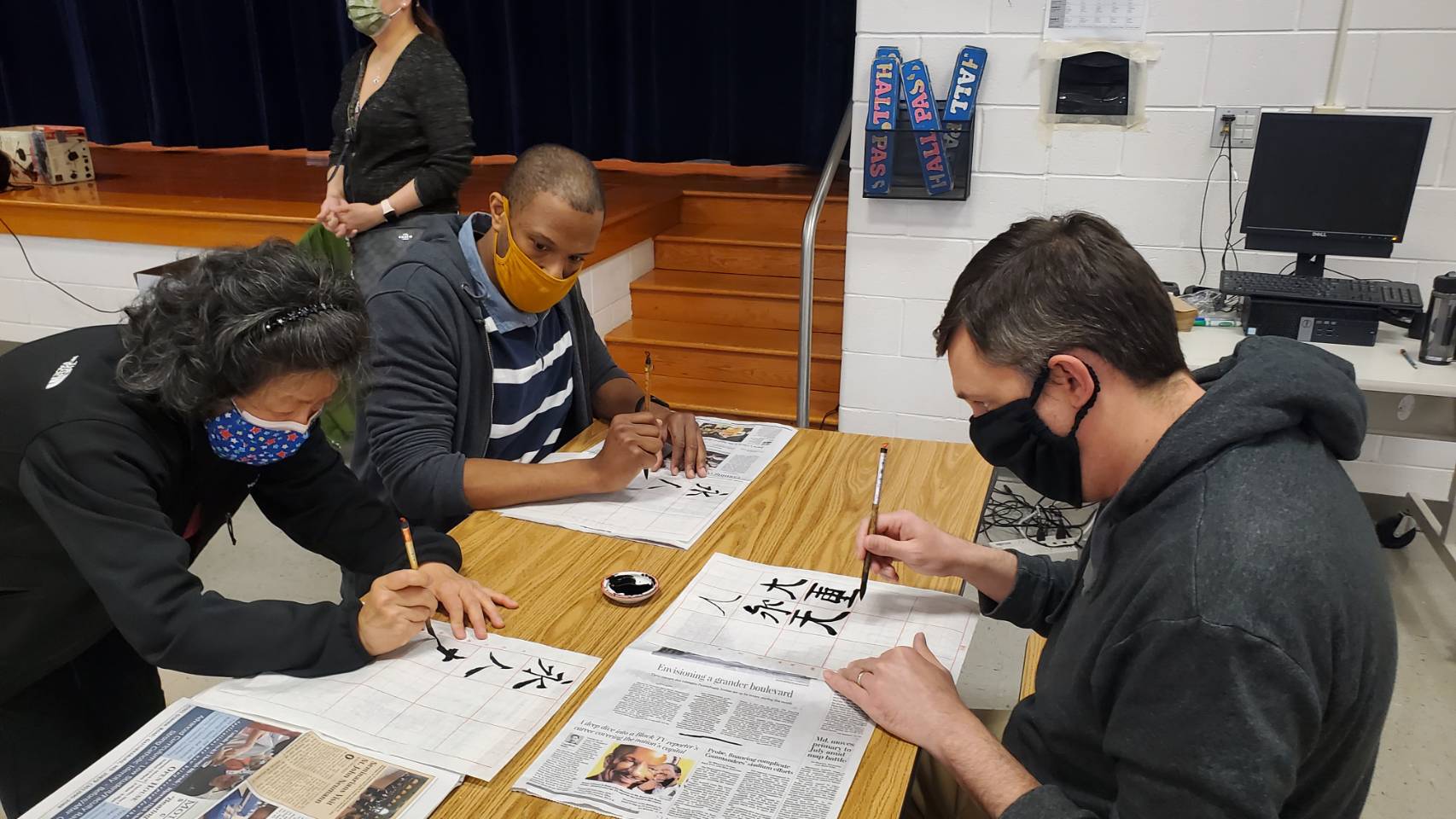 宋老師指導學生練習