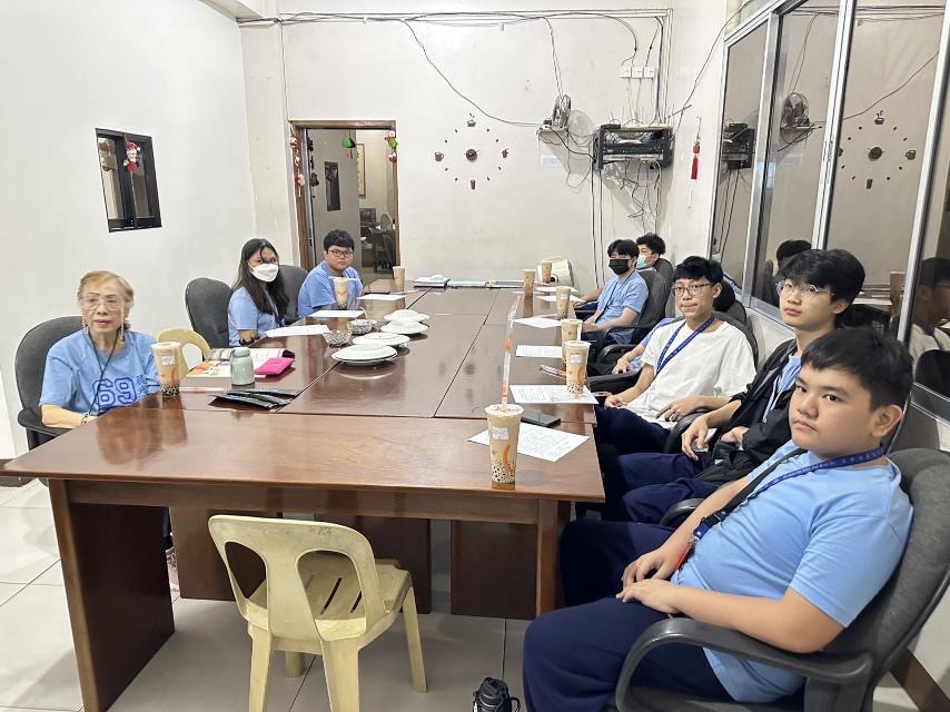 學校現場提供珍珠奶茶等臺灣經典美食，讓學生在學習華語的同時，體驗臺灣的飲食文化。