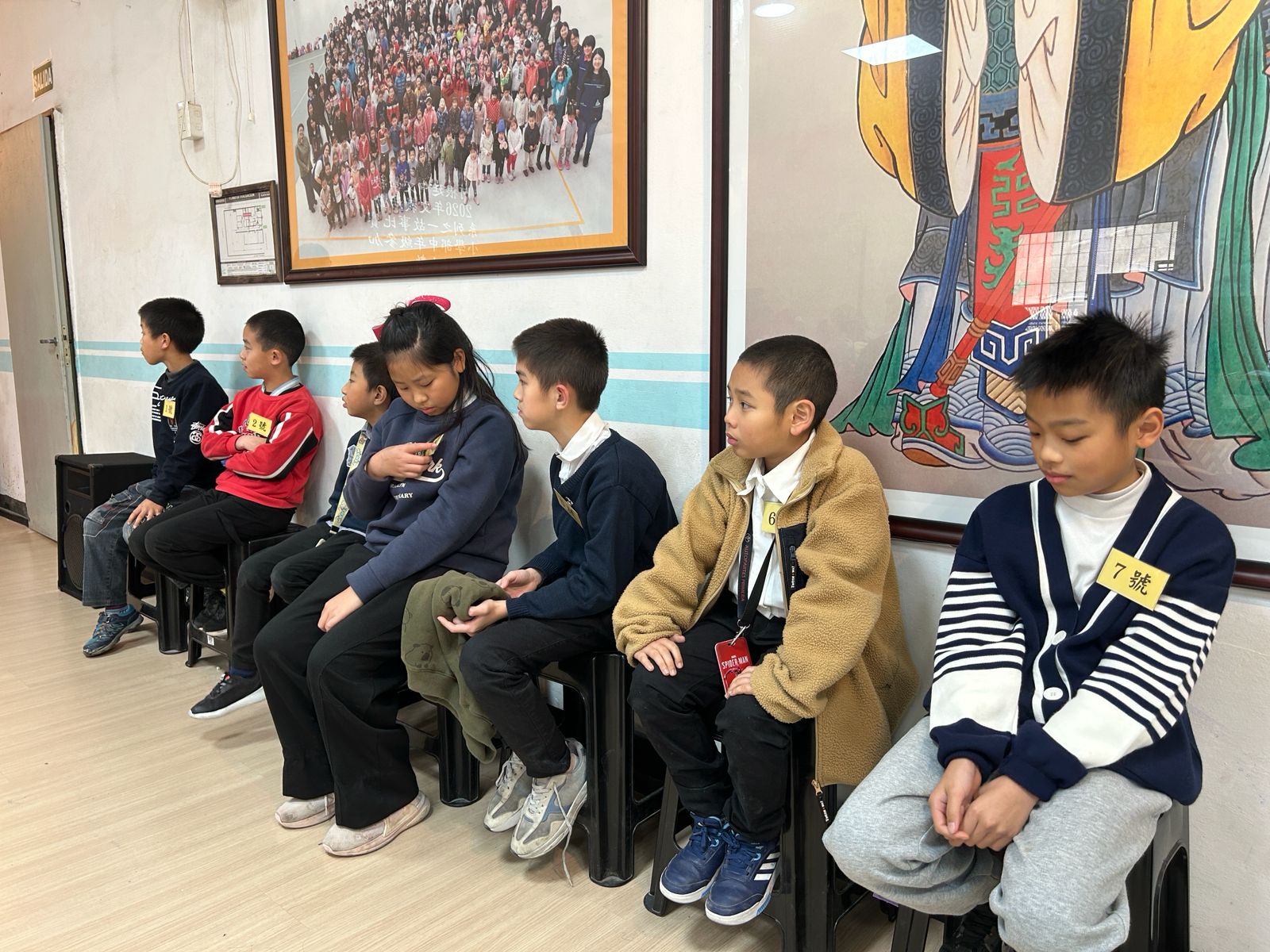 學生準備上台中