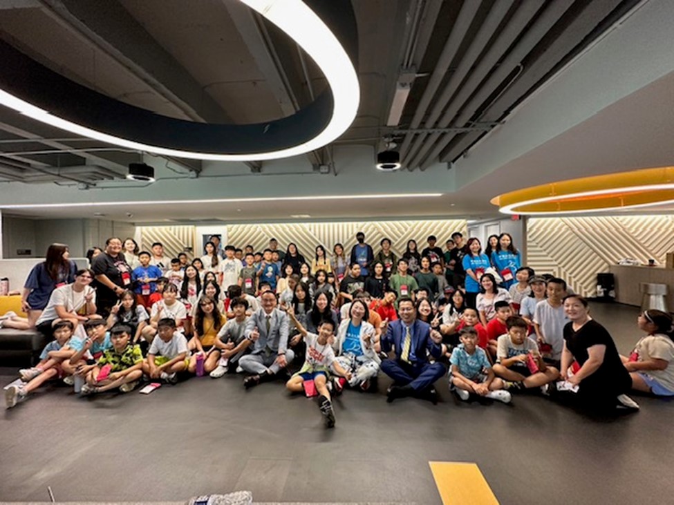 阮副委員長與學員大合照