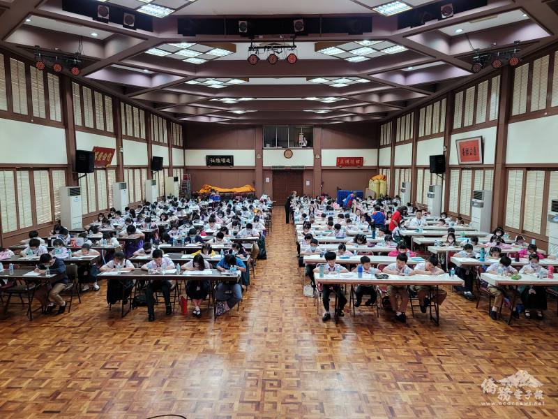 菲華文經總會「學生現場書法比賽」活動會場