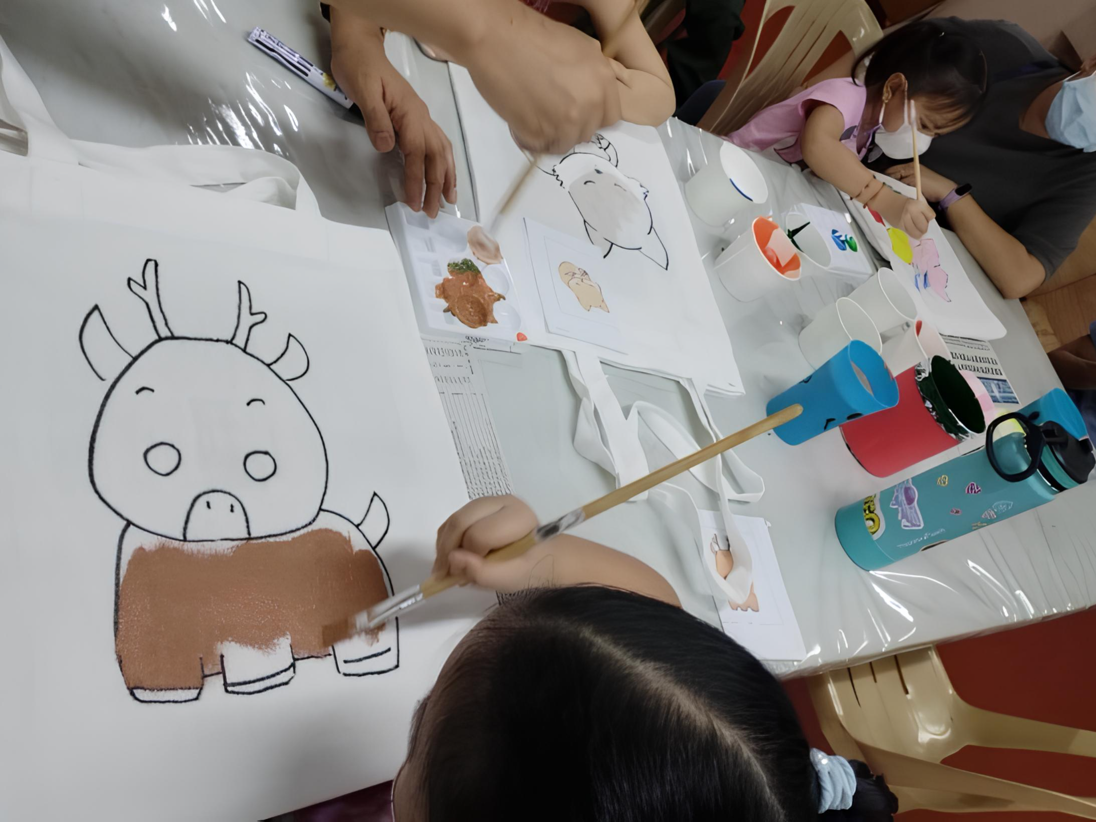 計順市基督學院舉行海外民俗在地研習 包包彩繪藝術認識台灣文化圖片