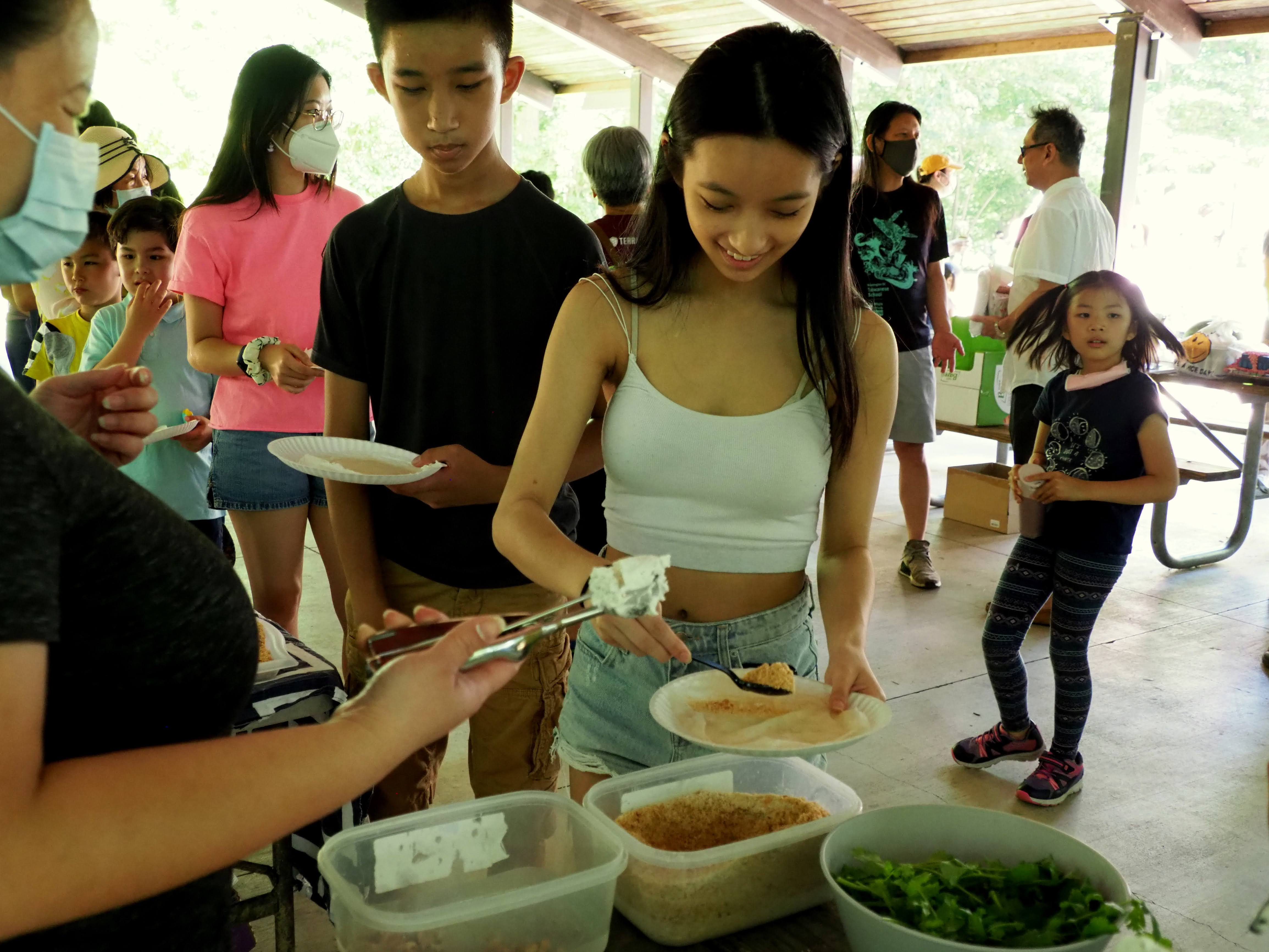CC 老師準備的蛋捲花生