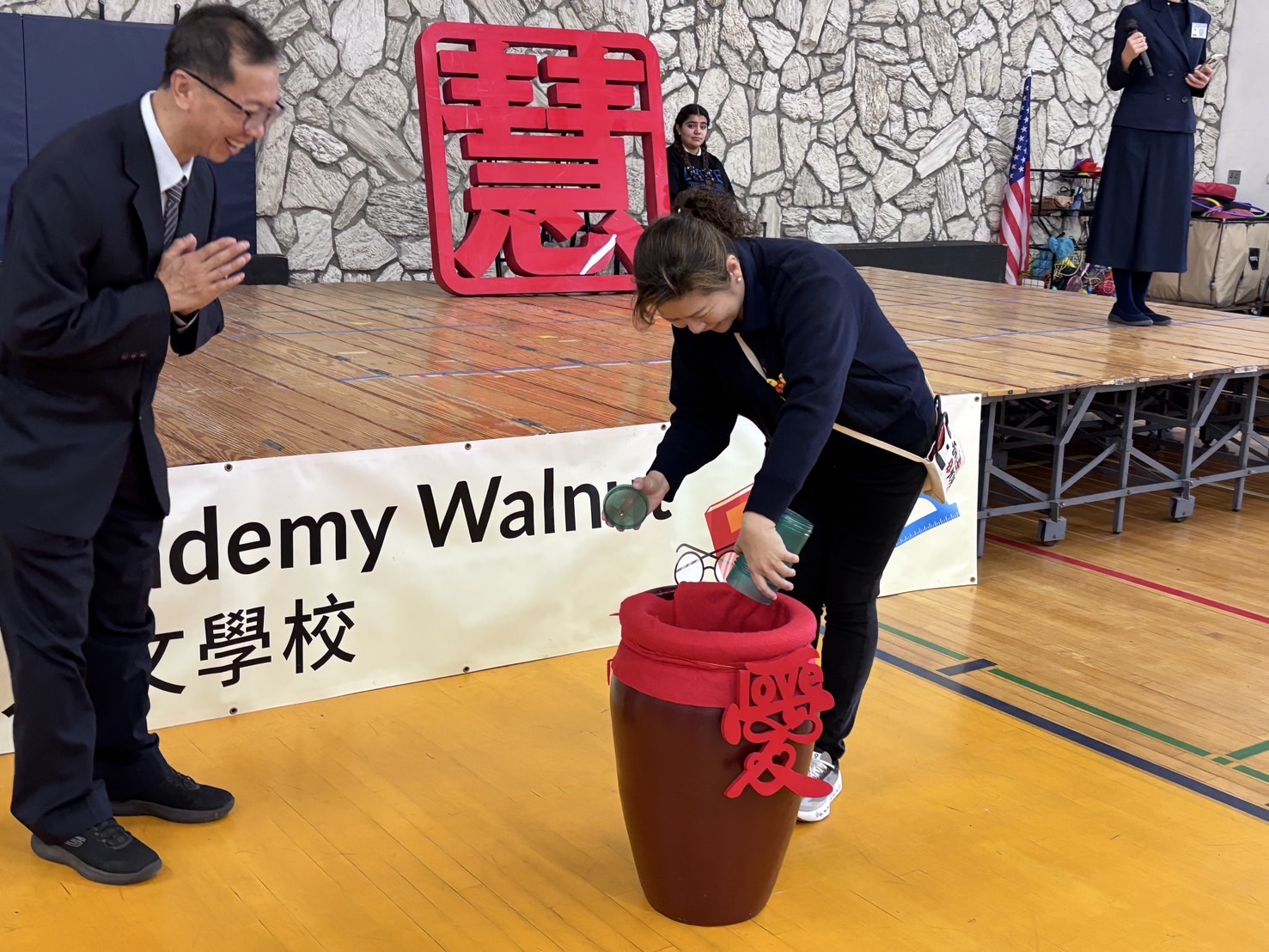 校長張朝宏感恩家長「竹筒回娘家」