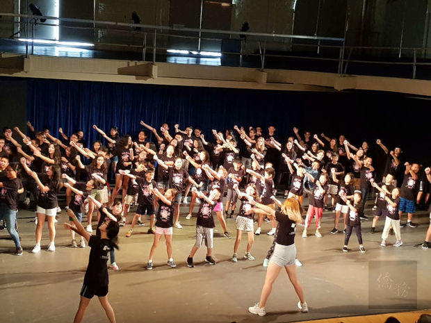 亞城中華文化夏令營結業 秀成果3