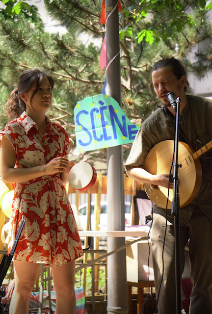 現場有DJ Côme金鑫 播放台灣流行音樂混音（特別感謝懿德、Damien、如儀演出）