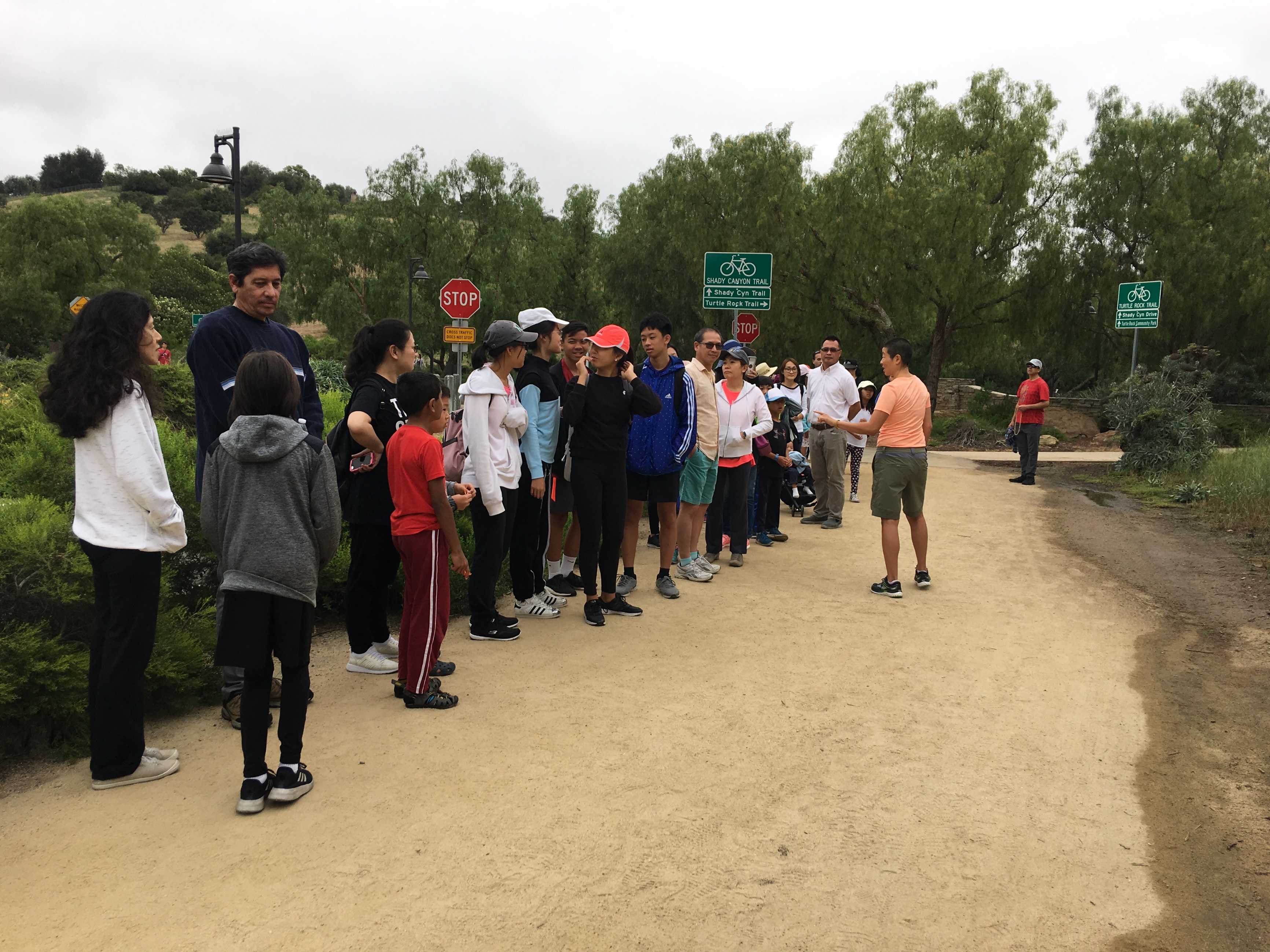 寶法中文夏令營健行