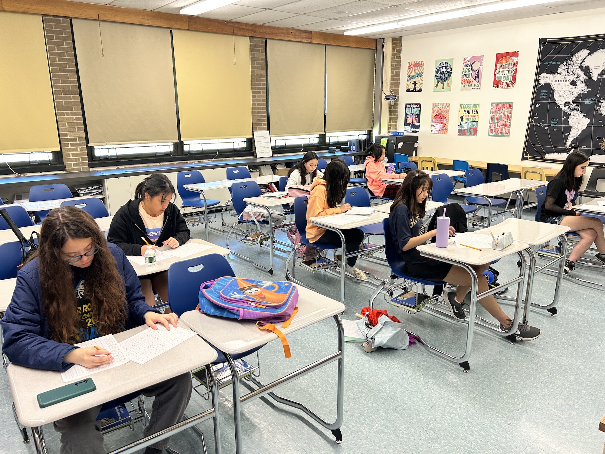 拚音班學生參加認字比賽