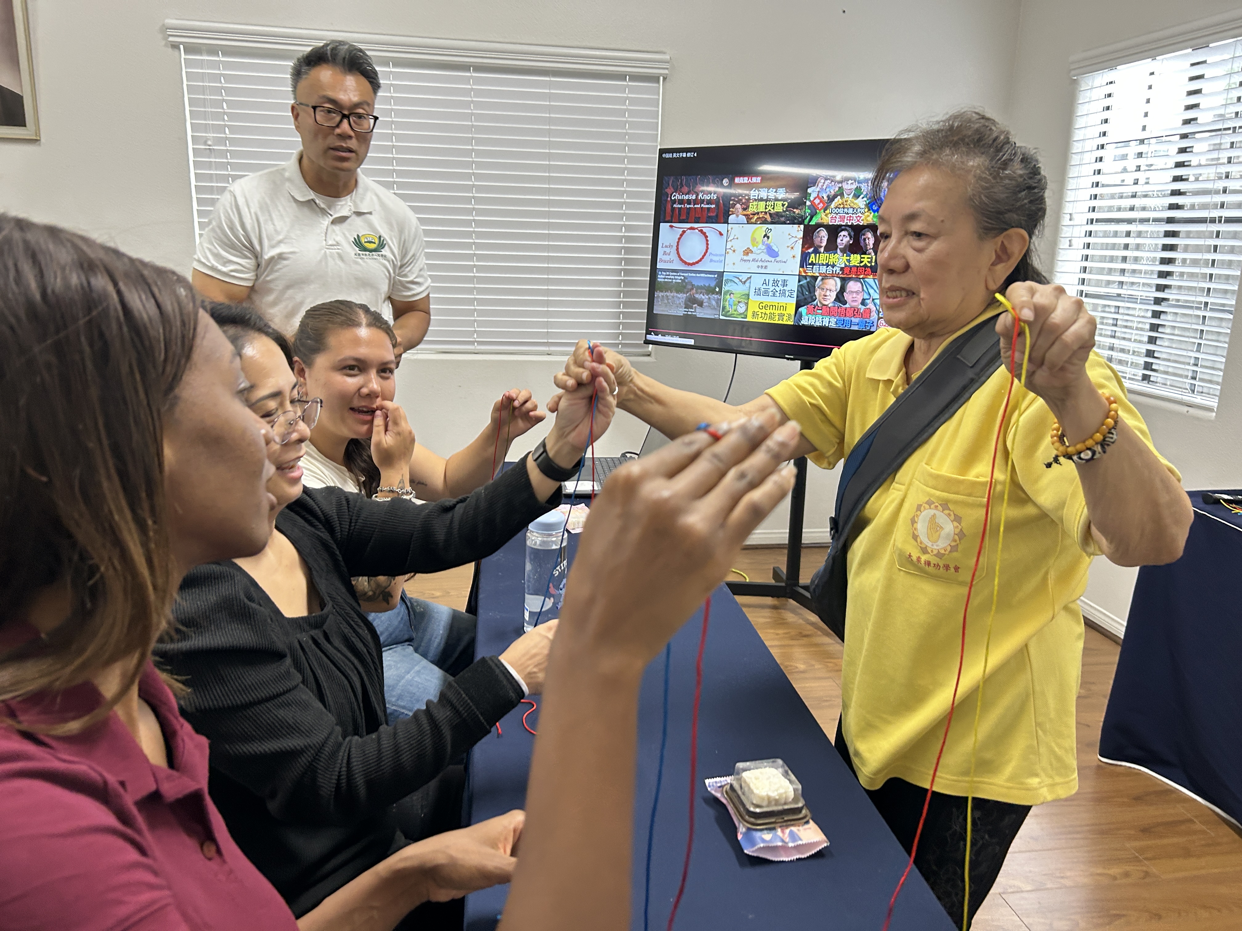 文化講師介紹結藝的歷史與寓意