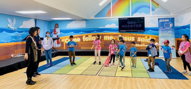 老師與孩子們互動學習，一同享受中文之樂。