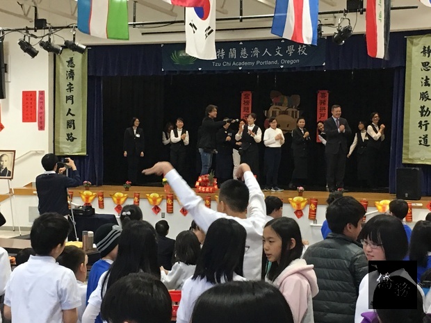 波特蘭慈濟人文學校歲末祝福 增進親子環保概念3